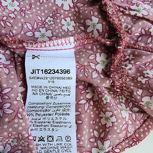 SHEIN Elegant Black Dress with Lace Detail - Picture 6 of 8